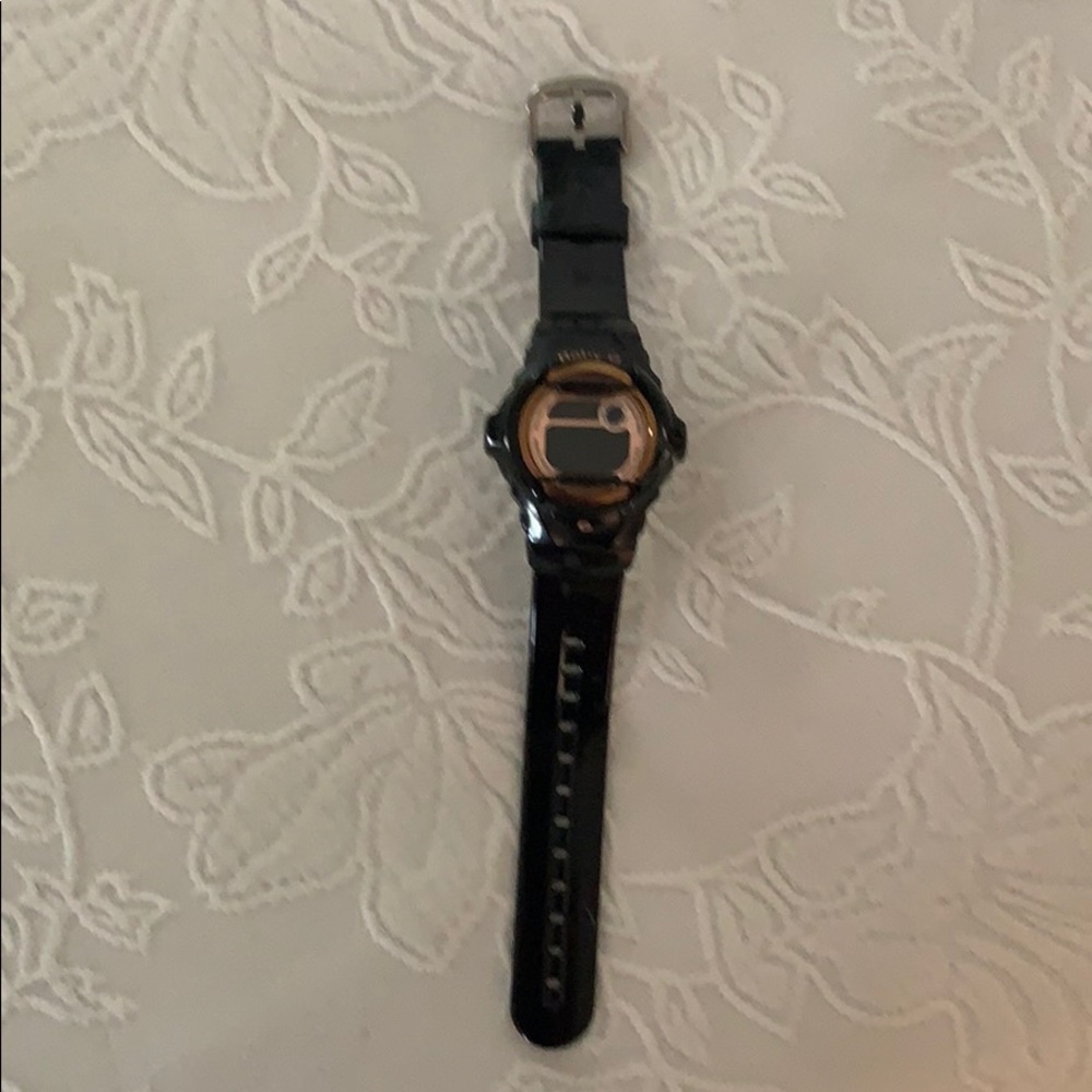 Watch - Picture 2 of 3